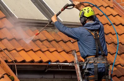 Démoussage et hydrofuge de toiture à Aubrometz