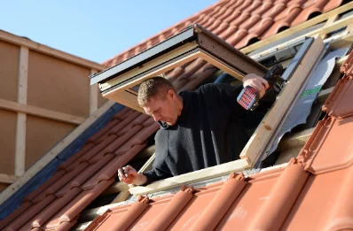 Pose de fenêtres de toit Velux à Aubrometz